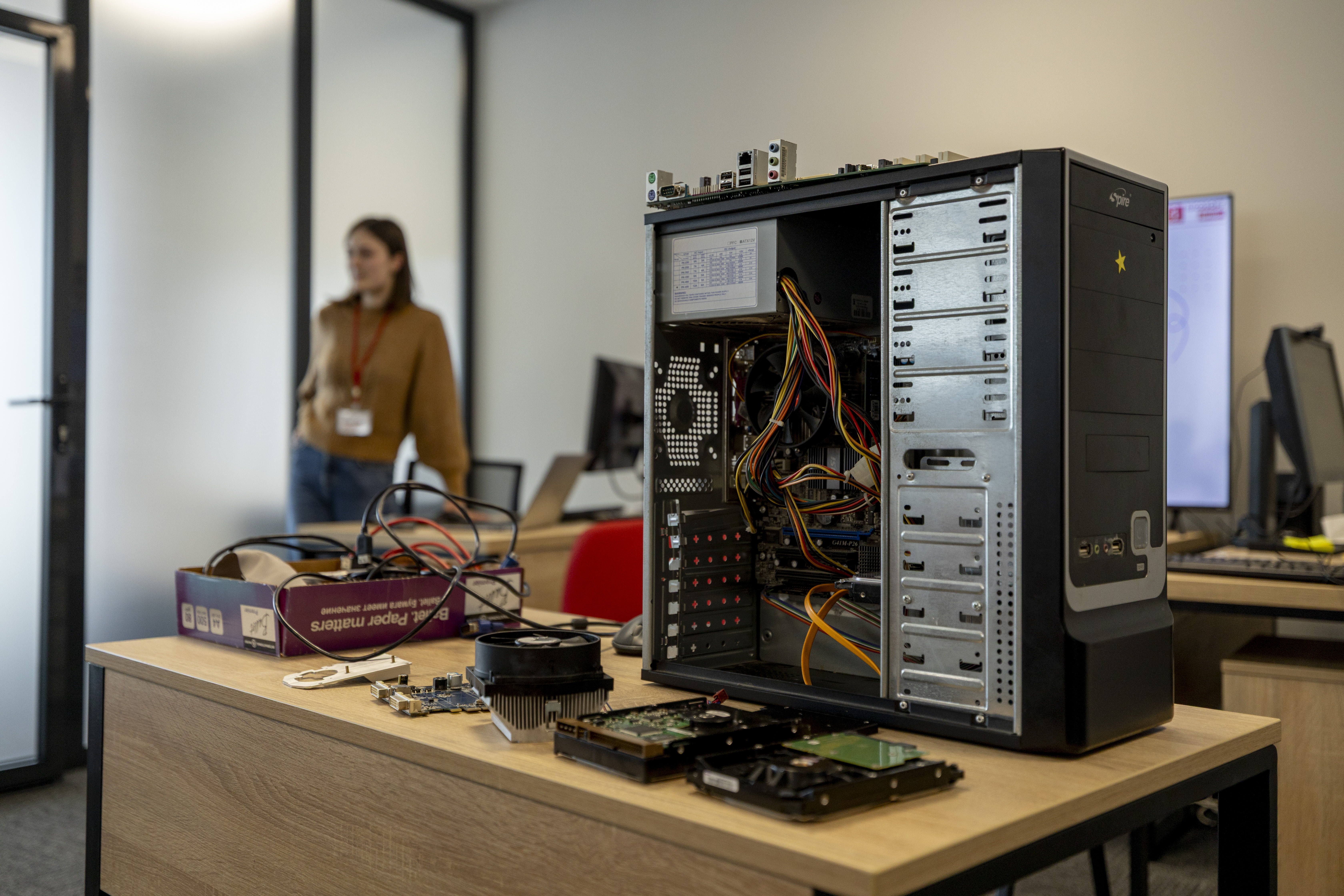 Hardware dezasamblat